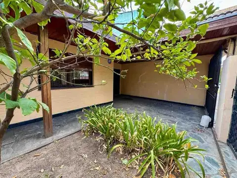 CASA VENTA MERLO NORTE 4 AMBIENTES PILETA QUINCHO