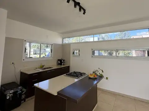 CASA EN ALQUILER CANNING  BARRIO MALIBÚ GUERNICA  