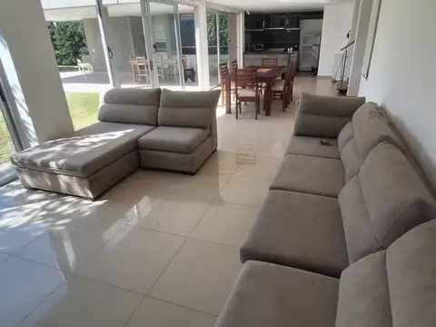 Casa 4 ambientes con 3 baños