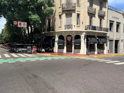 Avenida Caseros 719 e/ Piedras y Chacabuco