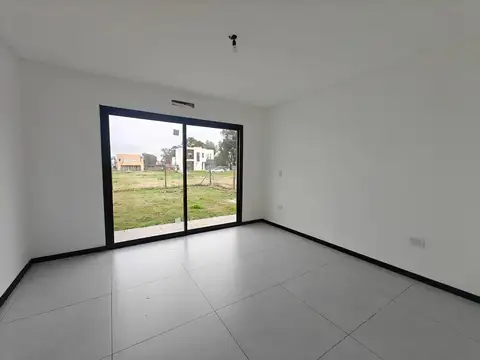Casa en Venta con 4 cocheras