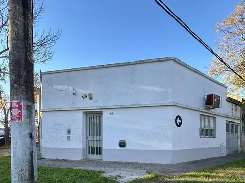Casa en alquiler en  zona norte dos dormitorios terraza garage alberdi amoblada