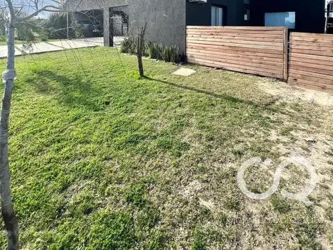 Casa 6 ambientes con 4 baños