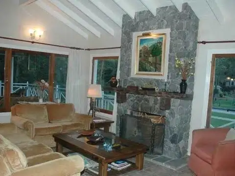 Casa en Venta en Carilo, USD 690.000