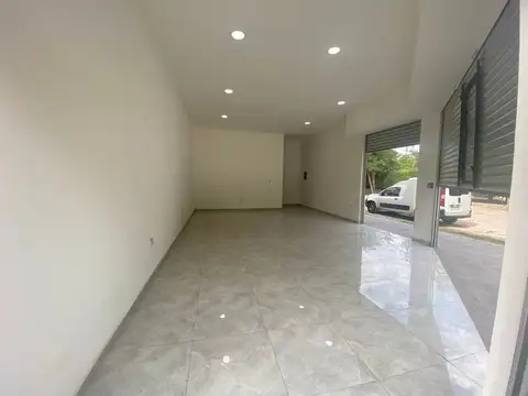 LOCAL ESQUINA A ESTRENAR