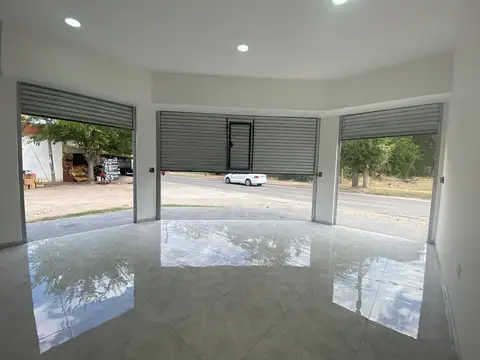 LOCAL ESQUINA A ESTRENAR