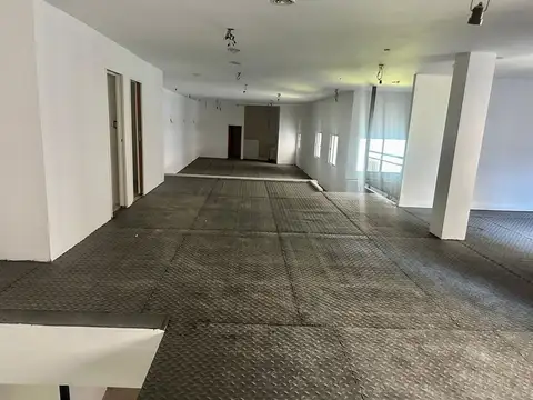 ALQUI RECOLETA OFICI/ESTUDIO A RECICLAR 1100 MTRS