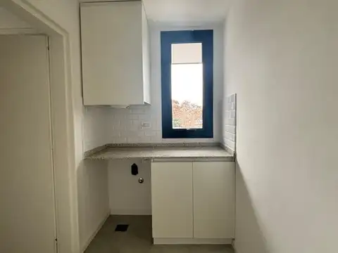 Avellaneda 400, Piso 2