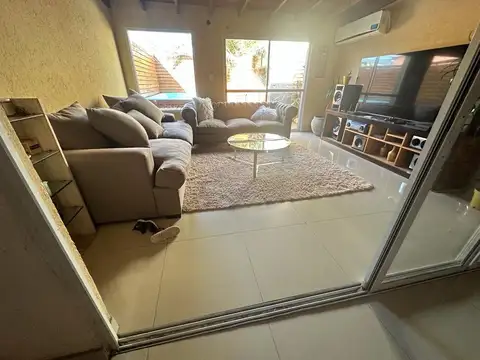 ESPLENDIDA CASA A LA VENTA EN MERCEDES (BS AS)