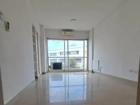 Departamento en Olivos-Vias/Rio