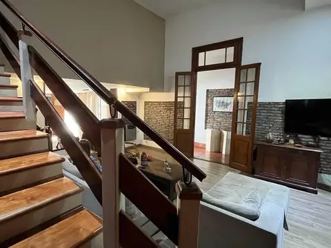 Casa 8 ambientes con 1 baño