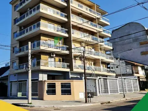 C 152 BIARRITZ 3000, Piso 4