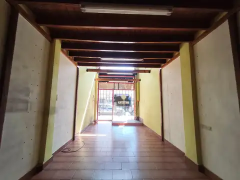 Local en Alquiler en Castelar Sur, $ 750.000