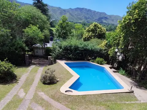 Casa 5 ambientes con 1 baño