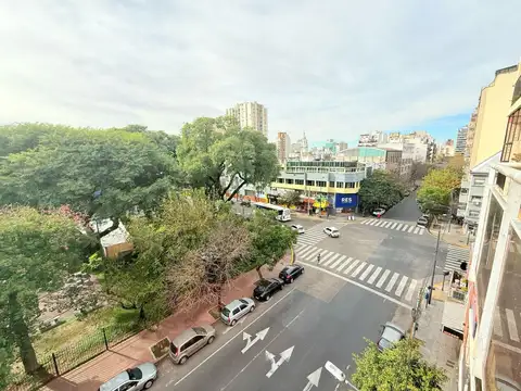 BAUNESS 2700, Piso 5