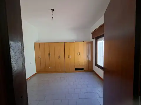 PH en venta - 2 dormitorios 1 baño - 75mts2 - Bernal