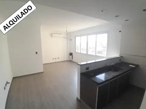 Mono ambiente, lateral, muy luminoso