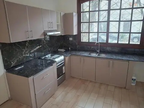 Depto Tipo Casa 4 ambientes con 3 baños
