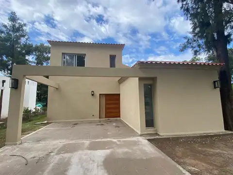 Casa en Venta en El Bosque, USD 280.000