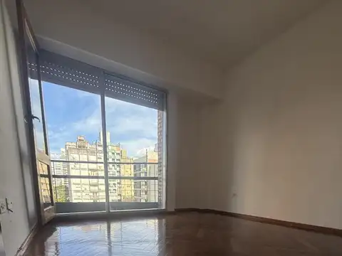 Pte Roca 200, Piso 6