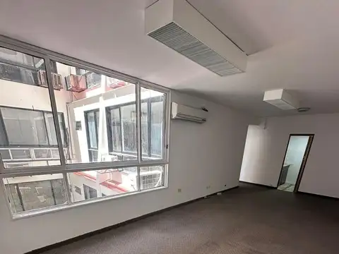 Oficina 3 despachos nuevos. Centro.