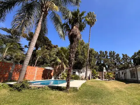 Quinta  en venta con piscina parque- Moreno