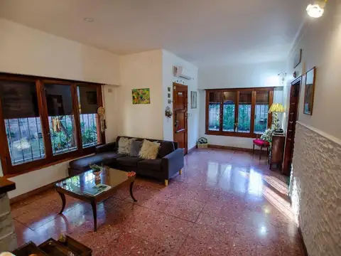 Hermosa Casa en Burzaco en excelente ubicacion