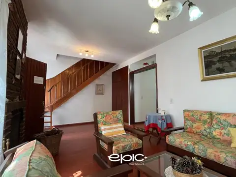 Casa 4 ambientes con 2 baños