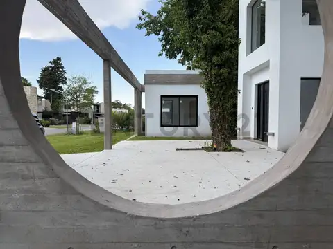Casa en Venta en Guillermo E Hudson, USD 520.000