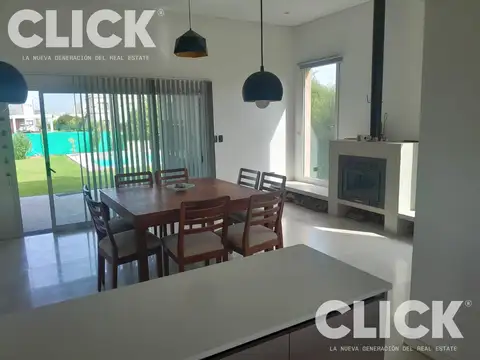 Casa en Venta con 4 cocheras
