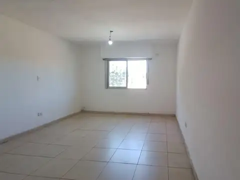 Departamento en Alquiler en Caseros, $ 350.000