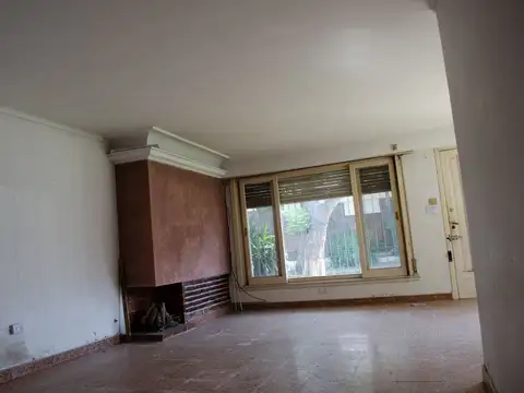 Casa 5 ambientes con 1 baño