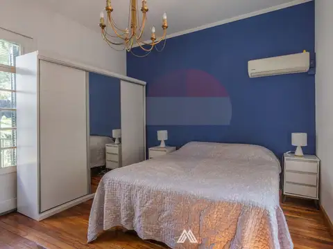 Casa en Venta con 3 cocheras