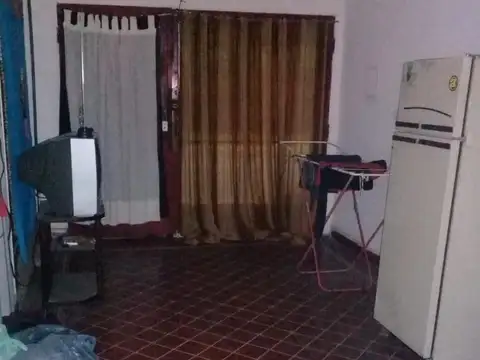 Casa 6 ambientes con 2 baños