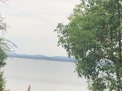 Casa en venta c/ cochera en Laguna Del Sauce