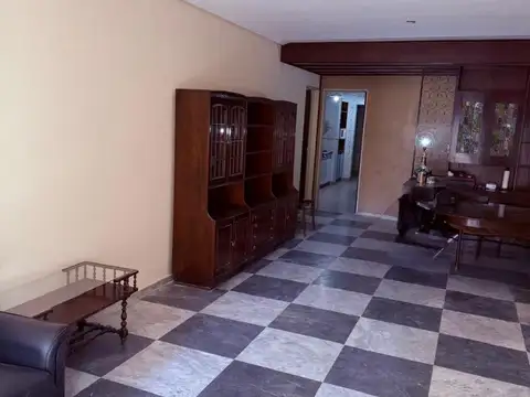 VENTA 4 AMBIENTES  CON COCHERA Y BAULERA  EN BARRACAS