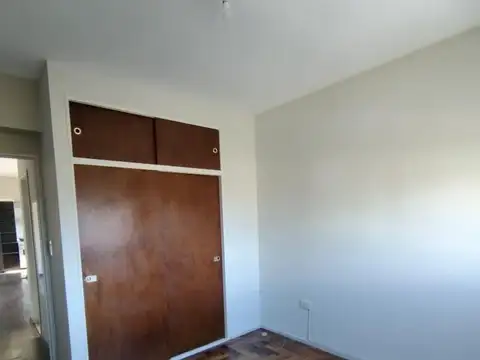 3 De Febrero 1000, Piso 8°