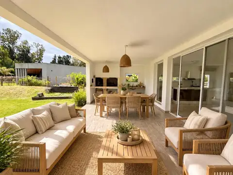 Casa en Alquiler en Country Club Manuel Belgrano, USD 1.100