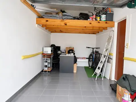 Depto Tipo Casa en Venta con 1 cocheras