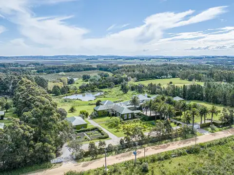 Chacra en venta de 5 has. con importante casa de 3.300 mt2