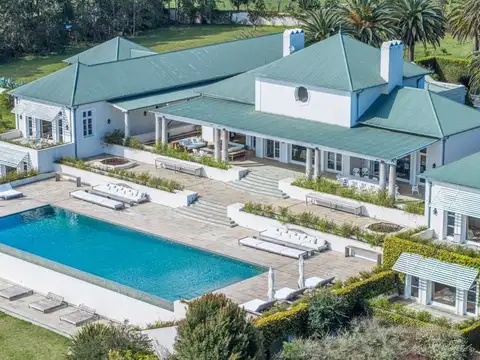 Chacra en venta de 5 has. con importante casa de 3.300 m2 100