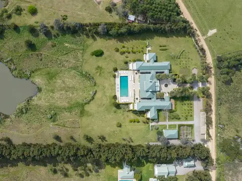 Chacra en venta de 5 has. con importante casa de 3.300 mt2