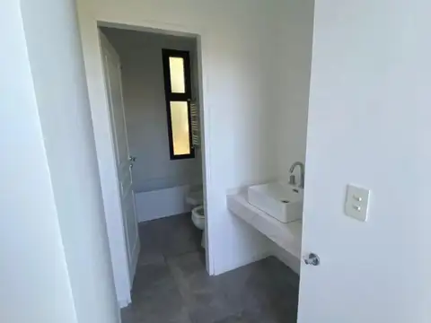 Impecable casa venta Barrio Santa Lucia Pilar