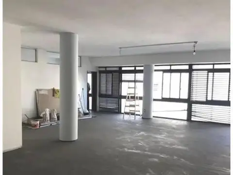 Oficina e planta libre con cocina