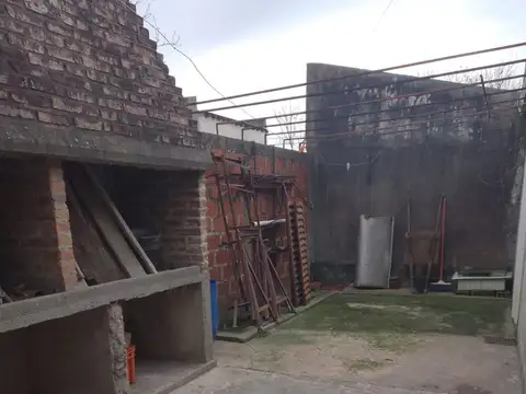 Casa  tres dormitorios-  La Plata Villa Elvira