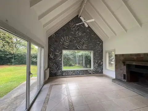 Casa 5 ambientes con 3 baños