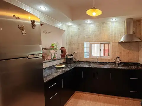 Casa 6 ambientes con 3 baños