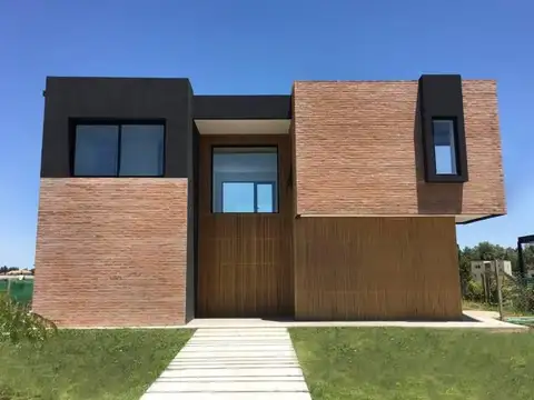 Casa en venta Barrio San Matias, Zona 1, a la Laguna. 