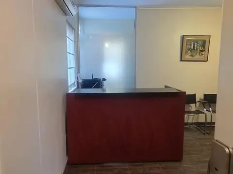 Oficina PISO alto sobre Av Córdoba