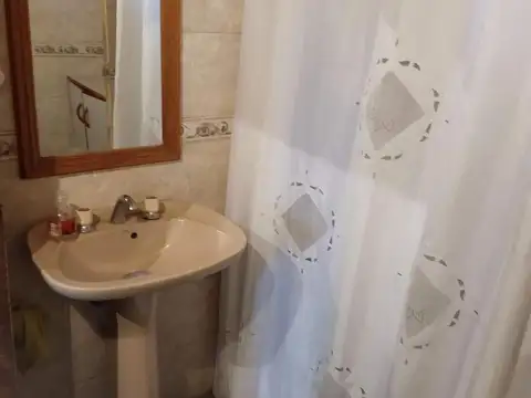Casa 7 ambientes con 3 baños